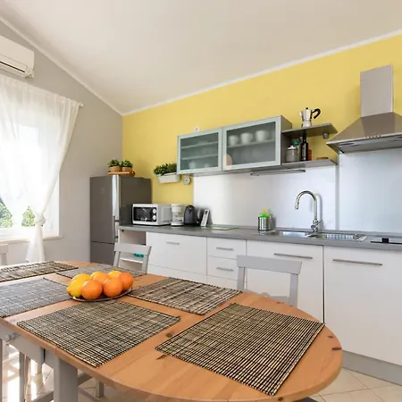 Apartment Portapisana Just 50m From The Krk Town